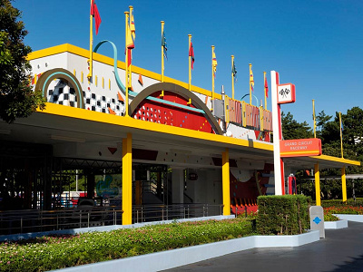 ディズニーランドのゴーカートの歴史！クローズの理由や跡地はどうなった？