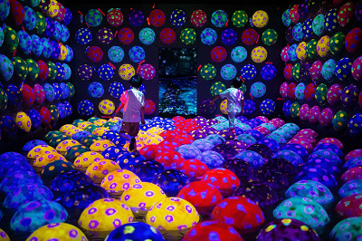 あおむしハウスの高速回転跳ね玉