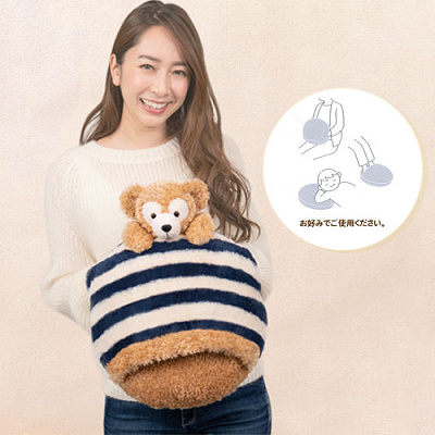 スリット部分に手や足を入れられます