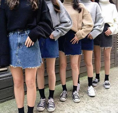 ニット×デニムスカートコーデ