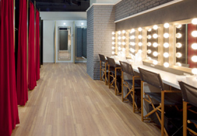 ザ・バックステージ・ドレッシングルームのメイクコーナー