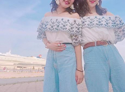 オフショルダーブラウス