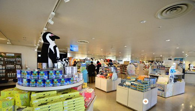 サンシャイン水族館のお土産ショップ