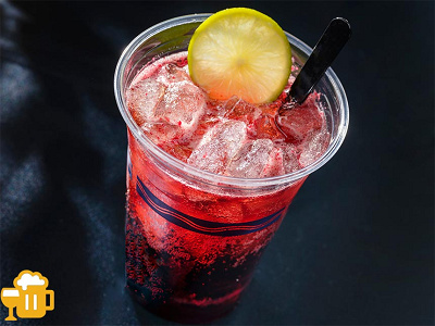 スパークリングカクテル（ウイスキー、コカ・コーラ、カシス）