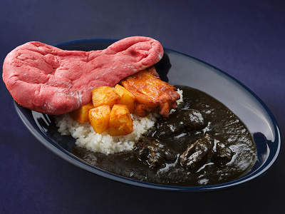 スペシャルビーフカリー、タンドリーチキン添え（カスバフードコート）