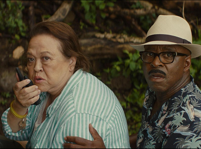 スティッチとリロの救出に奔走するトゥトゥ（左）とコブラ・バブルス（右）