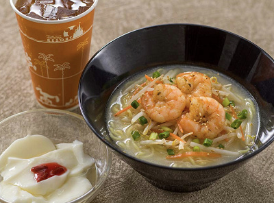 おすすめの秋ディズニーフード：海老入り白湯麺セット