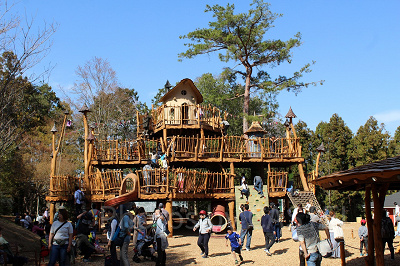 ヘムレンさんの遊園地のアスレチック遊具