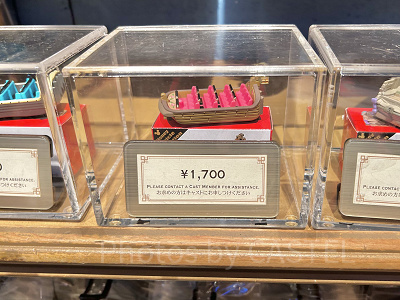 ディズニー・ビークル・コレクション〈トミカ〉（ファンタジースプリングス世界観グッズ）