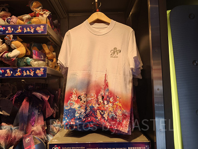 香港ディズニー20周年「ミッキー＆フレンズ・グランドセレブレーショングッズ」：Tシャツ