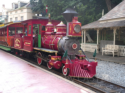 カリフォルニアアナハイムディズニーのアトラクション：ディズニーランド鉄道の駅「ニューオーリンズスクエア駅」