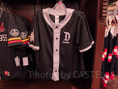 アナハイムディズニー服：Dロゴユニフォーム（表）