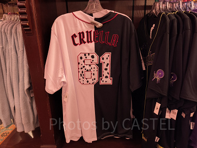 アナハイムディズニー服：クルエラユニフォーム（裏）