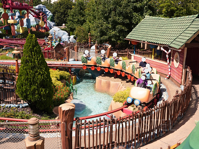 大人が乗るとスリル倍増のゴーコースター