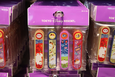 ベイマックスとモチのイラストが描かれた替え芯セット