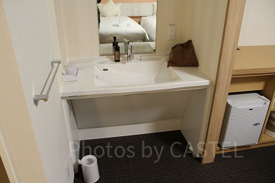 車イスのまま使用できる洗面台