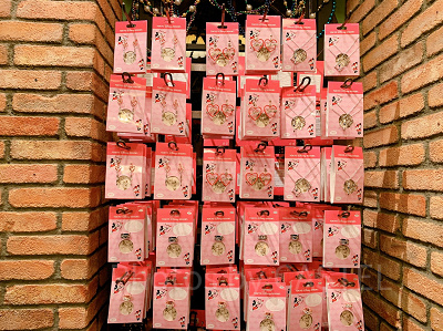 ディズニーランドの通販で購入できるアクセサリー（イメージ）