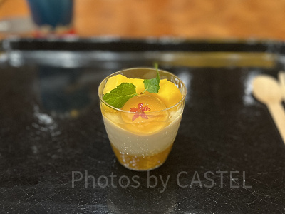 琥珀とマンゴーの豆花