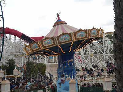 カリフォルニアアナハイムディズニーのアトラクション：シリー・シンフォニー・スウィング