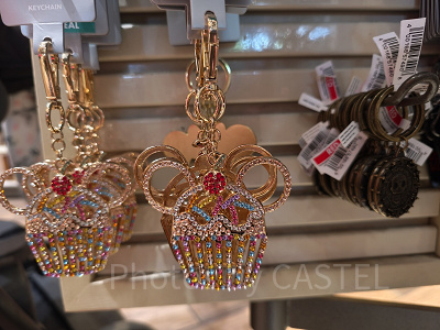 アナハイムディズニーのキーチェーン：カップケーキ風キーチェーン