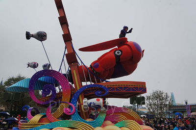 映画もフロートも日本の要素をふんだんに取り入れてくれているベイマックス