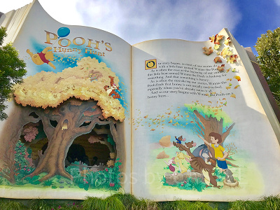 プーさんのハニーハント前(ポップコーンワゴン)