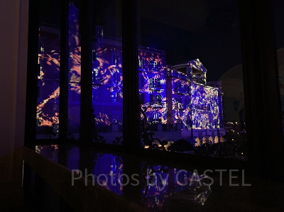 ベッラヴィスタ・ラウンジの窓際席から見たビリーヴ（ミラコスタの壁面）