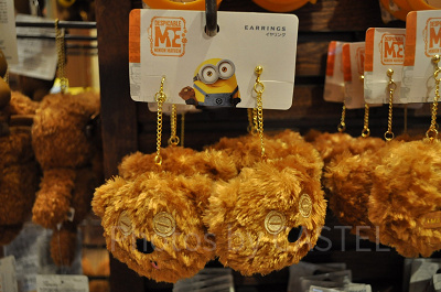 BOB's FAVORITE BEARシリーズのポンポンティムイヤリング