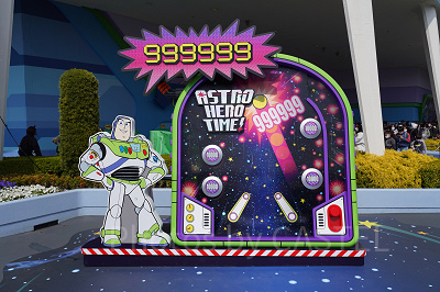 バズ・ライトイヤーのアストロブラスター”アストロ・ヒーロータイム！”