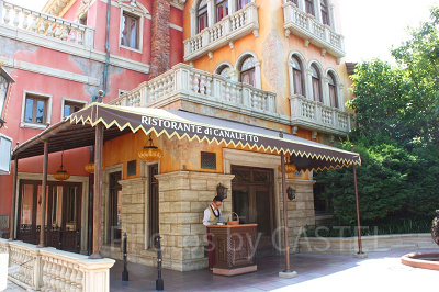 運河沿いのレストラン