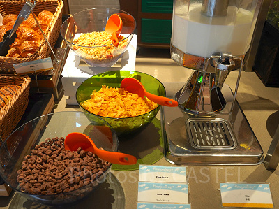 ロッツォ・ガーデンカフェのシリアルメニュー