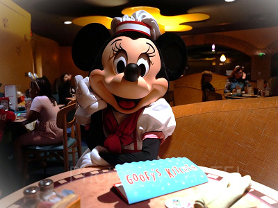 カリフォルニア・アナハイムディズニーのキャラクターダイニング：ミニーマウス