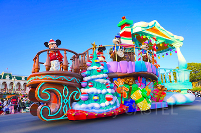 クリスマスパレードのフロート