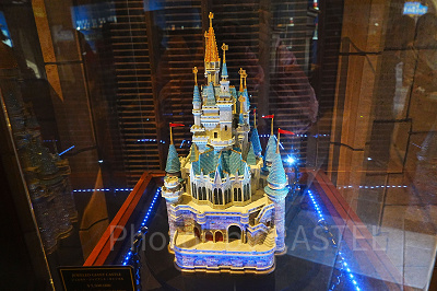 シンデレラ城のフィギュア大サイズ