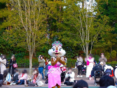 モーリスの小屋から撮ったクラリス