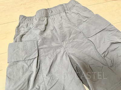 ポケットの多い服