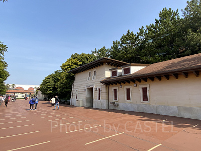 パークエントランス・ノース付近のコインロッカー（パーク外）