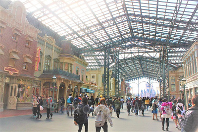 雨の日に便利なワールドバザール