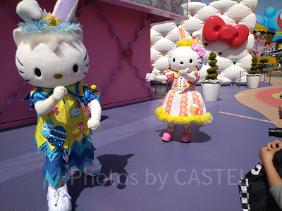 ダニエルとハローキティ（2021年撮影）