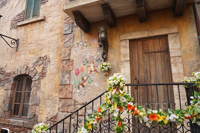 ディズニーシーの春のウォールアート