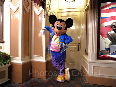 カリフォルニアアナハイムディズニー：ミッキー＆フレンズとのグリーティング