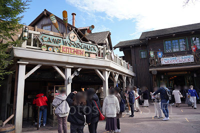 ディズニーランドチュロス：キャンプ・ウッドチャック・キッチン