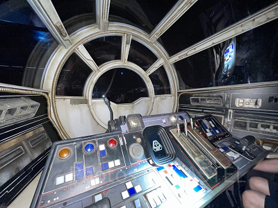 カリフォルニアアナハイムディズニーのアトラクション：ミレニアム・ファルコン・スマグラーズ・ラン