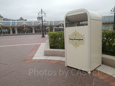 ディズニーランドのゴミ箱（トラッシュカン）