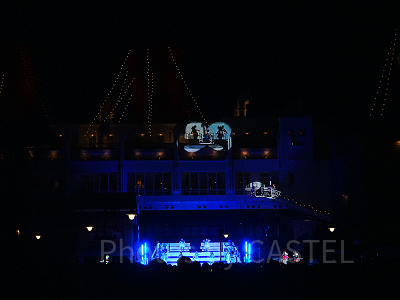 自由鑑賞エリアから見たドックサイド・スプラッシュ・リミックス