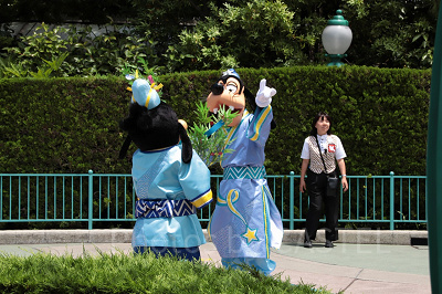 マックスに母親はいる？