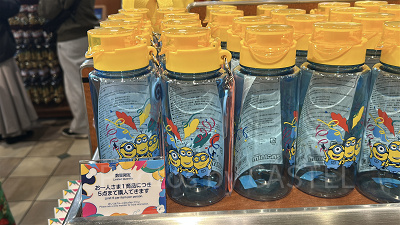 ミニオンストラップ付きドリンクボトル