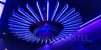 トップデッキツアー中のエレベーター