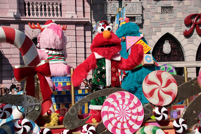 エルモ、クッキーモンスター、モッピー