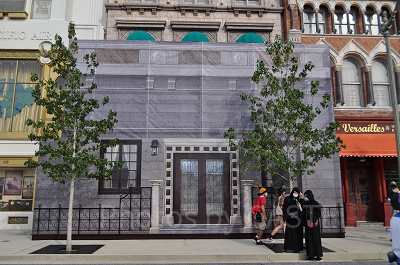 ターミネーターの建物沿いに囲い